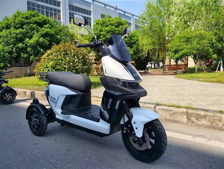 Raptor Shark 72V Dual Motor Electric Tricycle – 70KM/H High-Speed Performance Ride high quality
