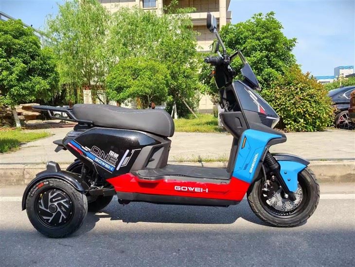 Raptor Shark 72V Dual Motor Electric Tricycle – 70KM/H High-Speed Performance Ride factory